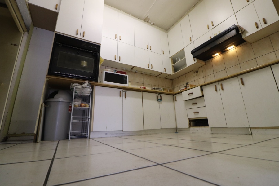 5 Bedroom Property for Sale in Churchill Estate Western Cape